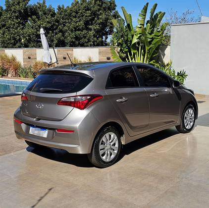 HYUNDAI HB20 1.0 COMFORT 12V FLEX 4P MANUAL HYUNDAI HB20 1.0 COMFORT 12V FLEX 4P MANUAL